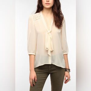 Pins and Needles Urban Outfitters Neck Tie Blouse Size Small